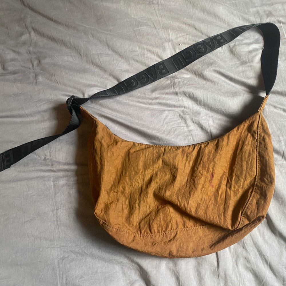 Baggu Medium Crescent Bag in Rust